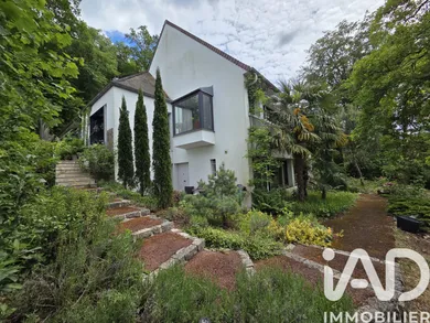 Architectural house in Coye-la-Forêt (60580)
