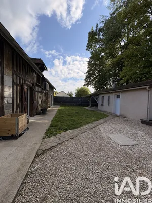 House in Pougy (10240)