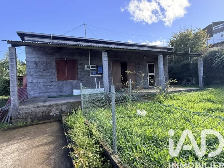 Maison 4 pièces 77 m² · au Tampon · 77 m² · 140 000 €