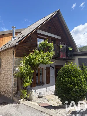 Maison de village à Baratier (05200)