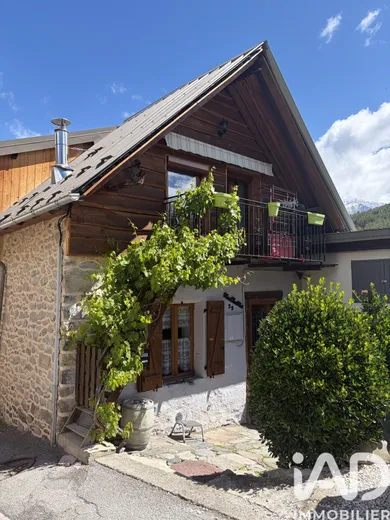 Maison de village à Baratier (05200)