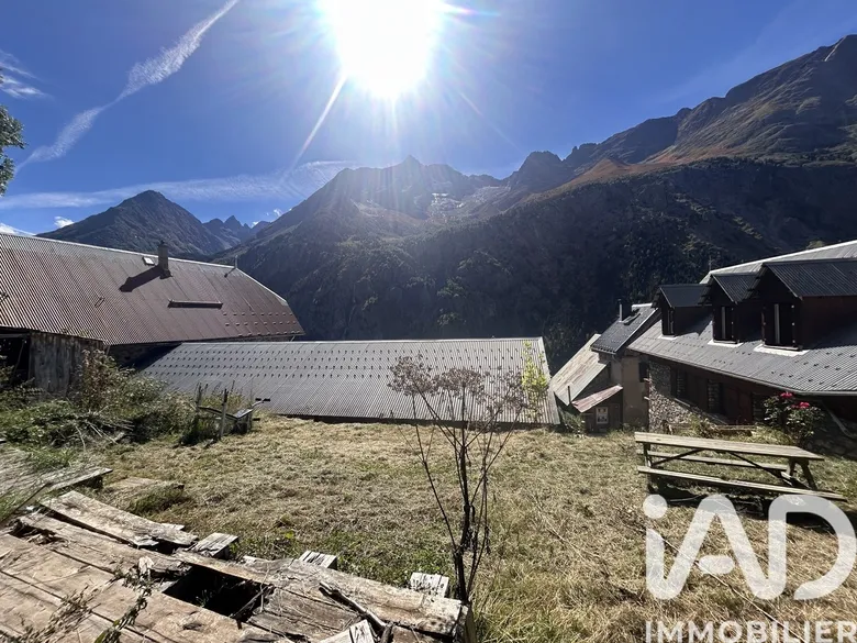 3 pièces 250 m² · à Saint-Christophe-en-Oisans · 250 m² · 579 000 €