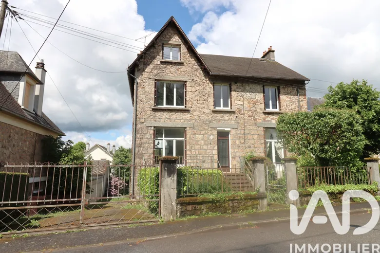 Maison 9 pièces 177 m² · à Neuvic · 177,4 m² · 198 000 €