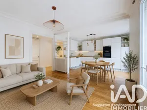 Apartment in Paris (75019)