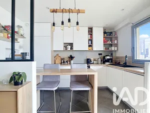 Apartment in Courbevoie (92400)