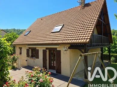 Traditional house in Saint-Léger-du-Bourg-Denis (76160)
