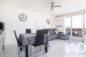 Apartment in Meyzieu (69330)