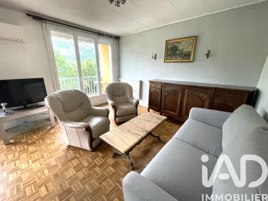 Apartment in Le Pont-de-Claix (38800)
