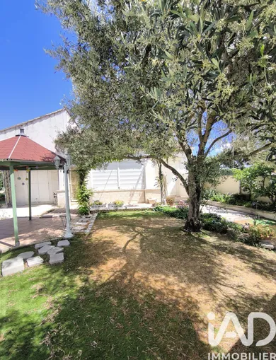 House in Rochefort-du-Gard (30650)