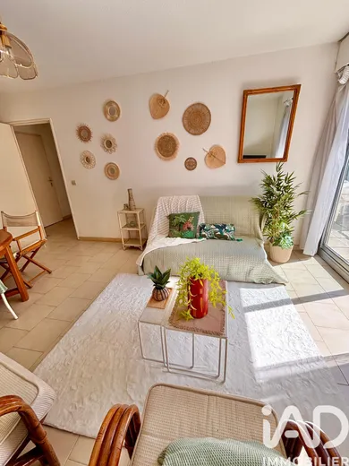Apartment in Antibes (06160)