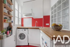 Apartment in Paris (75011)