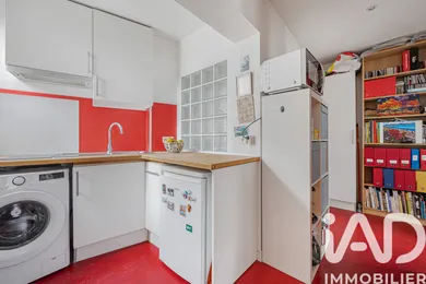 Apartment in Paris (75011)