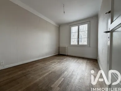Immeuble à Périers (50190)