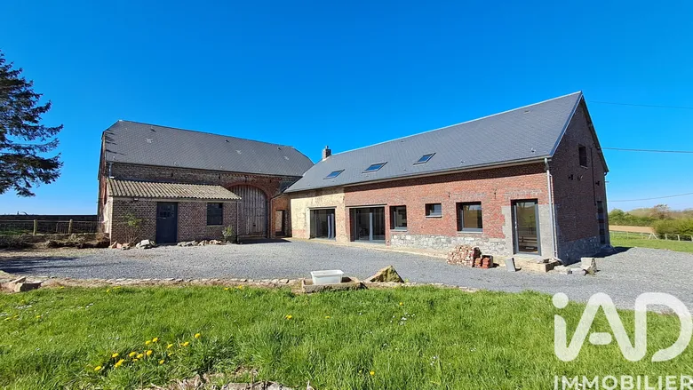 Maison 5 pièces 206 m² · à Catillon-sur-Sambre · 206 m² · 380 000 €