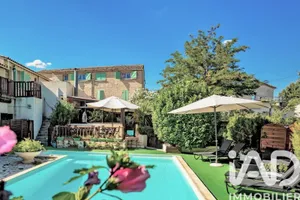Immeuble à Uzès (30700)