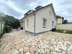 Maison à Sainte-Geneviève-des-Bois (91700)