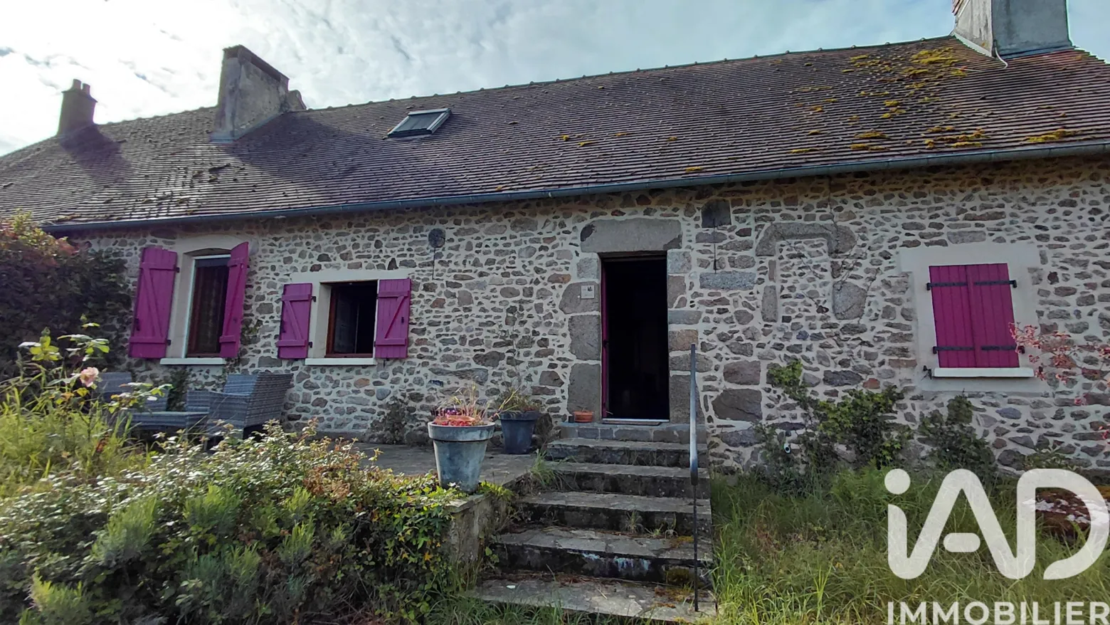 Vente maison à Saint-Léger-Magnazeix (87190) : maison de village 6 pièces 126 m² - 2025843