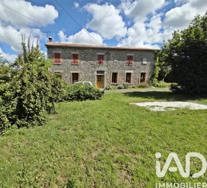 Maison de campagne à Montournais (85700)