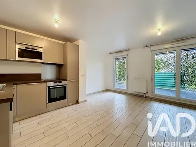 Apartment in Pontault-Combault (77340)