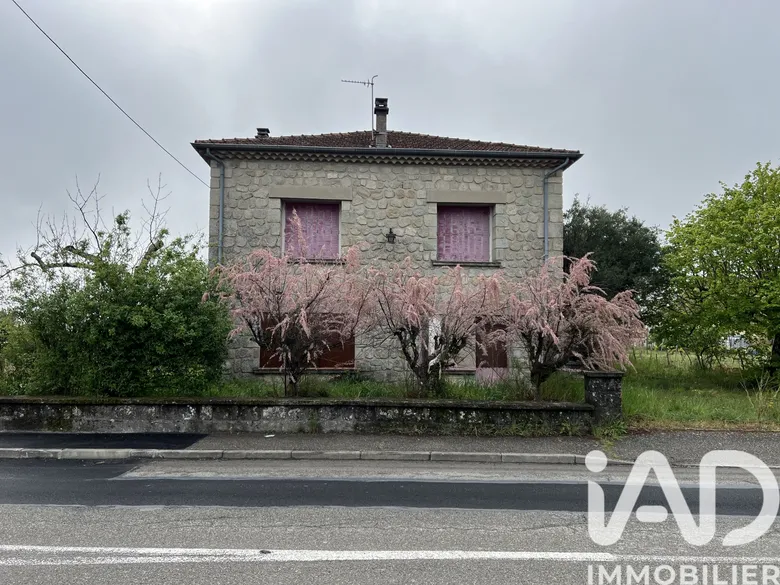 Maison 5 pièces 96 m² · à Saint-Étienne-de-Fontbellon · 96 m² · 220 000 €
