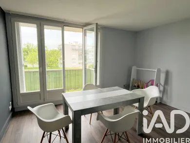 Apartment in Saint-Michel-sur-Orge (91240)
