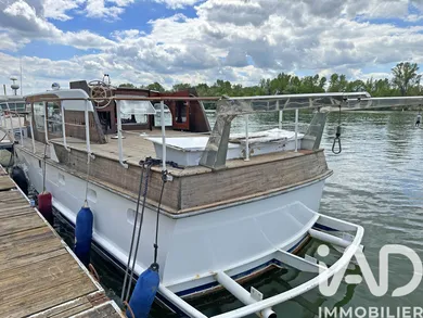Barge in Verneuil-sur-Seine (78480)