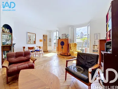 Apartment in Paris (75018)