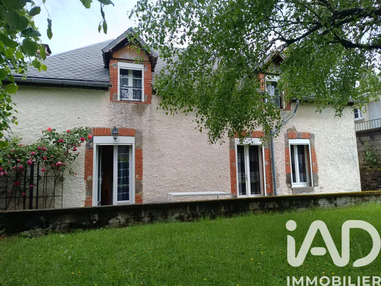 Maison 6 pièces 110 m² · à Besse · 110 m² · 129 000 €