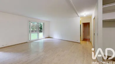Apartment in Vaux-le-Pénil (77000)
