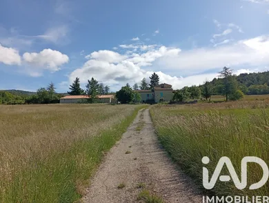 Domaine à montauban sur l'ouveze (26170)