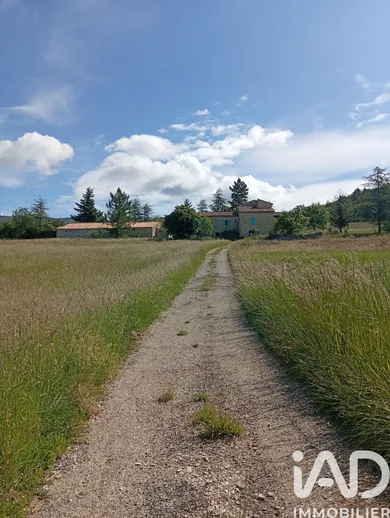 Domain in montauban sur l'ouveze (26170)