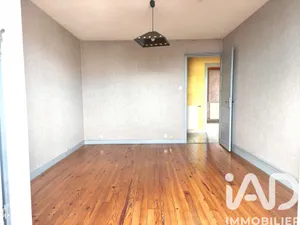 Apartment in Saint-Étienne (42100)