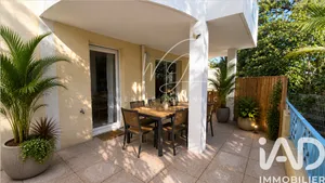 Apartment in Hyères (83400)