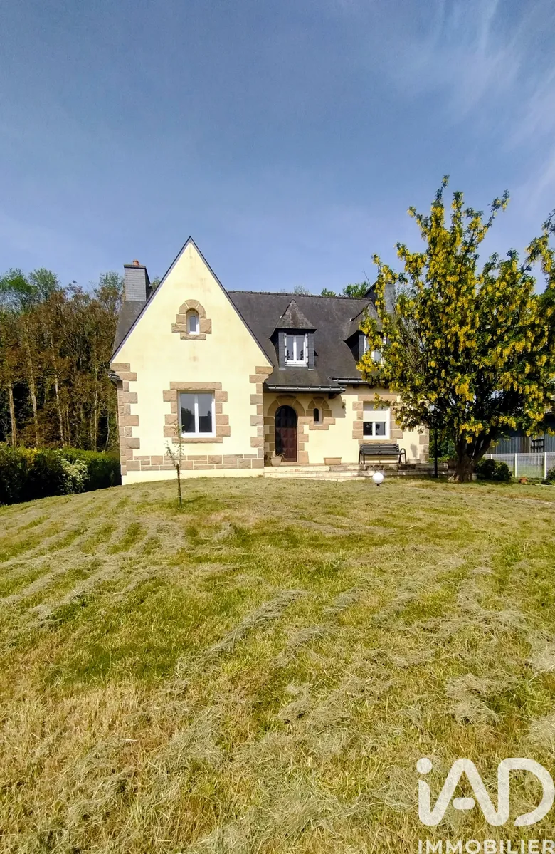 Maison 4 pièces 136 m² · à Éréac · 136 m² · 230 000 €