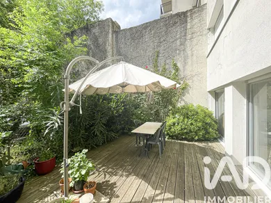 Apartment in Paris (75020)