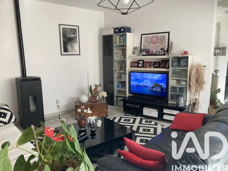 Maison 4 pièces 155 m² · à Saint-Geniès-de-Fontedit · 155 m² · 238 000 €