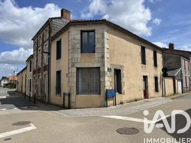 Maison à Saint-Amand-sur-Sèvre (79700)