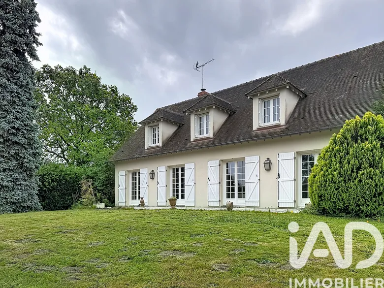 Maison 9 pièces 141 m² · à Quiers-sur-Bezonde · 140,6 m² · 215 000 €
