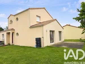 Maison à Port-Saint-Père (44710)