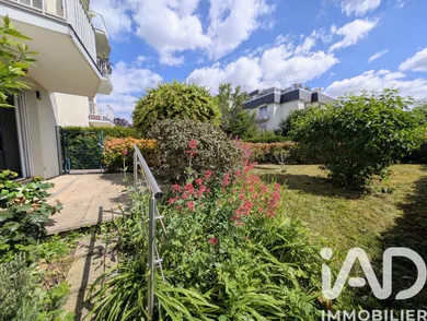 Apartment in Chatou (78400)