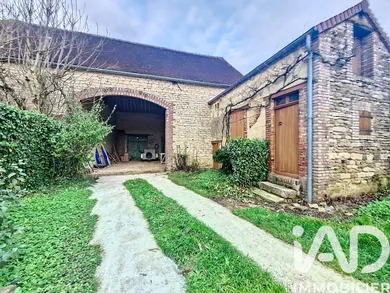 House in Germigny (89600)