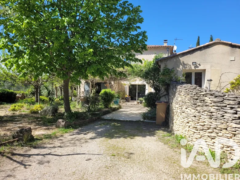 Maison 16 pièces 445 m² · à Velleron · 445 m² · 985 000 €