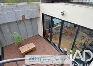 Barge in Conflans-Sainte-Honorine (78700)