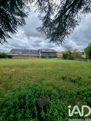 Terrain à bâtir à Doué-en-Anjou (49700)