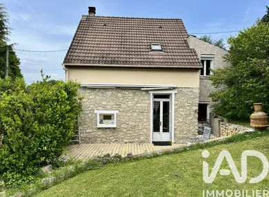 Maison à Mandres-les-Roses (94520)