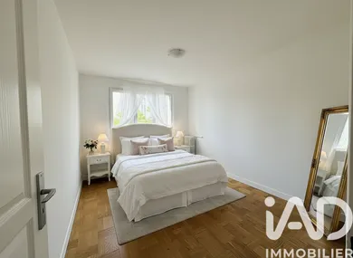 Apartment in Issy-les-Moulineaux (92130)