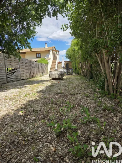 Appartement à Arles (13200)
