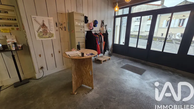 Local commercial 90 m² · à Montendre · 90 m² · 41 928 €
