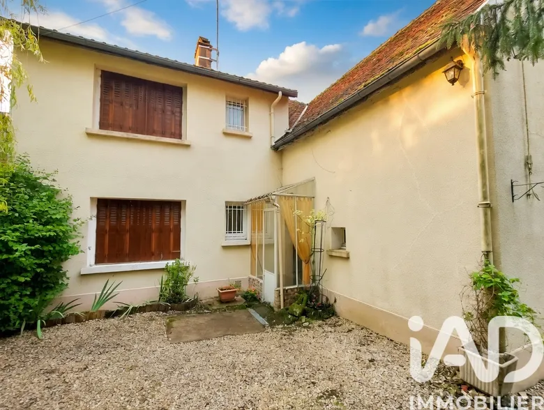 Maison 3 pièces 87 m² · à Courgenay · 87 m² · 115 000 €