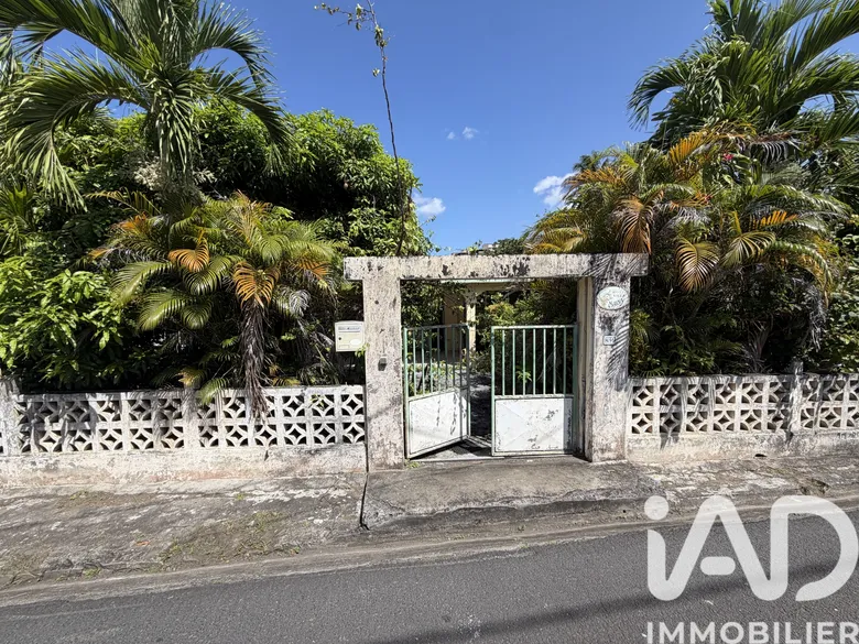 Maison 9 pièces 195 m² · à Schœlcher · 195 m² · 187 000 €